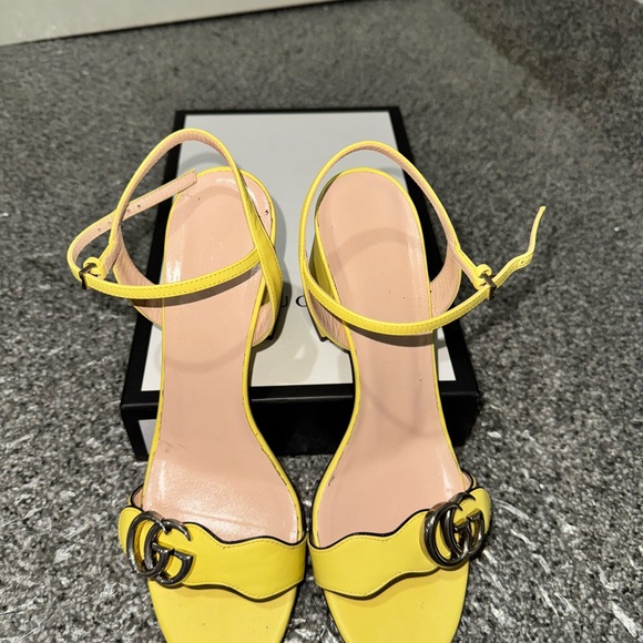 Authentic Gucci Pumps - Picture 2 of 3